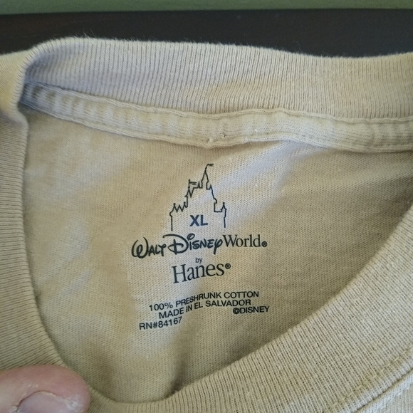 **Sold on eBay**2 Walt Disney World T-shirts XL - Picture 4 of 6